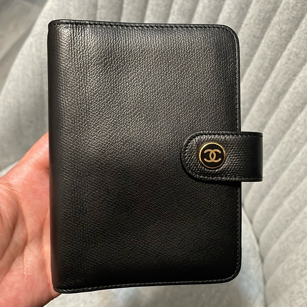 Chanel Black Agenda ( comes with card no hologram, 8 series)